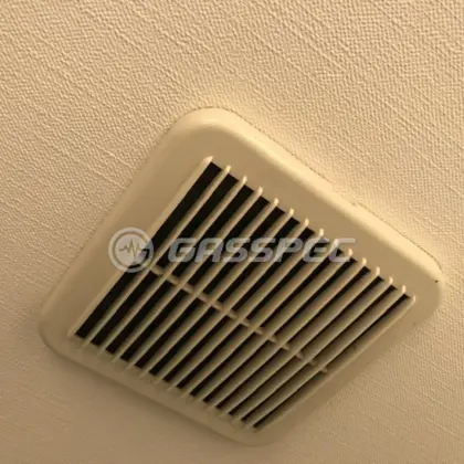 施工前の浴室乾燥機（BS-103HM-1）