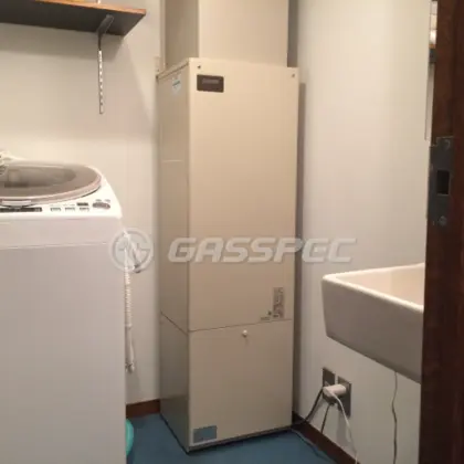 施工前の給湯器（AD-200FFA）