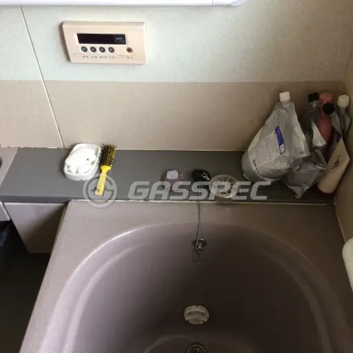 交換前の給湯器（長府 GFK-201PKX）