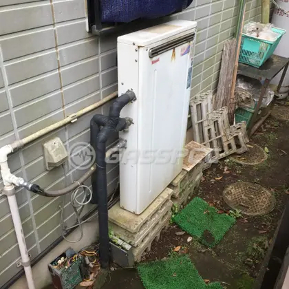 施工前の給湯器（RFS-2002USA）