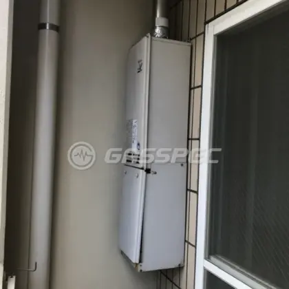 施工前の給湯器（RUX-VS1610U）