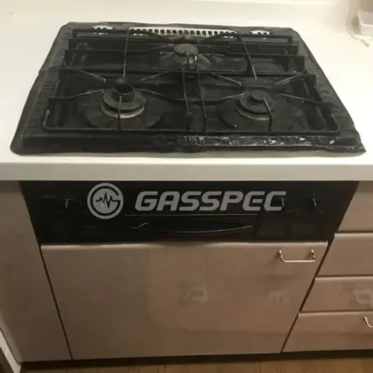 施工前のビルトインガスコンロ（DG3043）