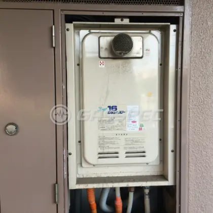 施工前の給湯器（YV1621RG）