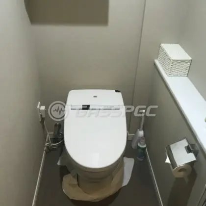 施工前の便座（TCF982F#NW1）