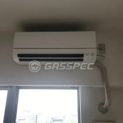 施工後のエアコン（三菱 MSZ-GV4023S W）