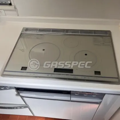 施工後のIHクッキングヒーター（三菱 CS-T321VWSR）