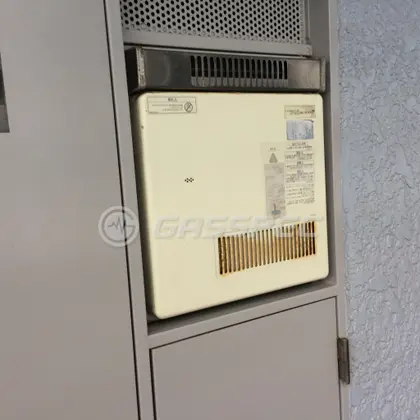 施工前の給湯器（OUR-16PS）