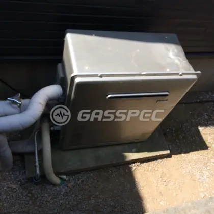 施工前の給湯器（RUF-E2401AG）
