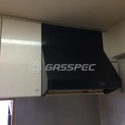 施工前のレンジフード