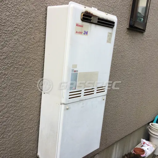 交換前の給湯器（リンナイ RUF-2408SAW）