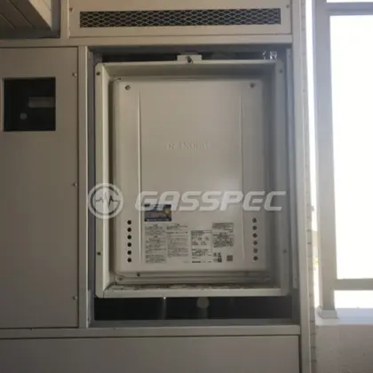 施工後の給湯器（ノーリツ GT-2470SAW-H BL）