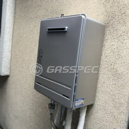 施工後の給湯器（パロマ FH-2423SAWL）