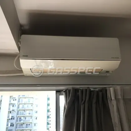 施工前のエアコン（RAS-562MADR1）