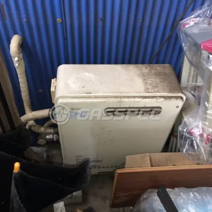 施工前の給湯器（GQ-1617RXA）