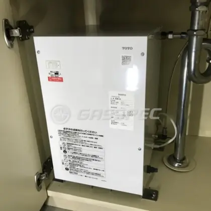 施工後の電気温水器（TOTO REM12A）
