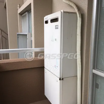 施工前の給湯器（AD-243RFA）