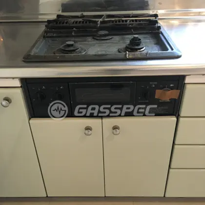 施工前のビルトインガスコンロ（GT-2012SAWX　GCU60-3HB）