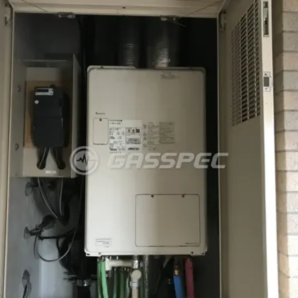 施工前の暖房熱源機（GTH-2417AWX3H-FF）