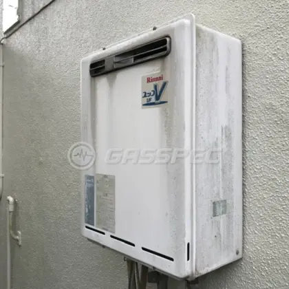 施工前の給湯器（RUF-V2005SAW）