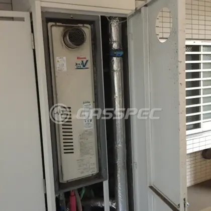 施工前の給湯器（RUFH-VS2400AT2-3）