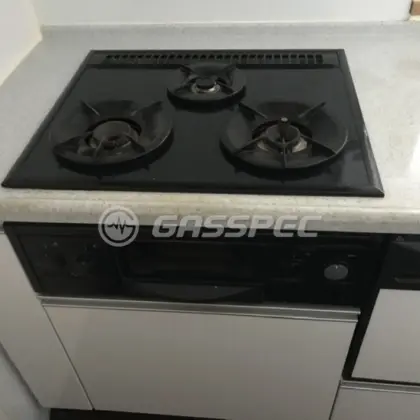 施工前のビルトインガスコンロ（GCU63-3UBG）