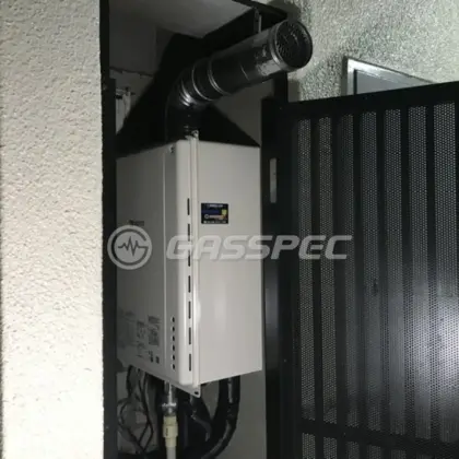 施工後の給湯器（ノーリツ GT-2060SAWX-H-2 BL）