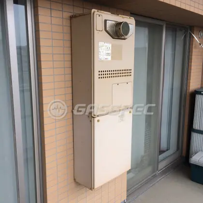 施工前の暖房熱源機（GTH-2433AWXH-T）