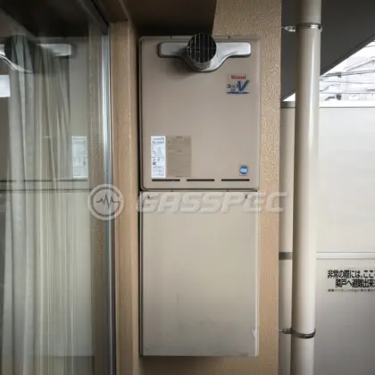 施工前の給湯器（RUF-V2405SAT）