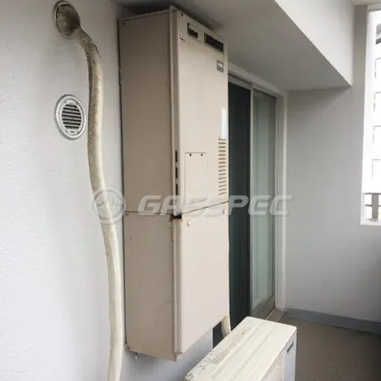 施工前の暖房熱源機（AT-4200ARSAW3Q-56）