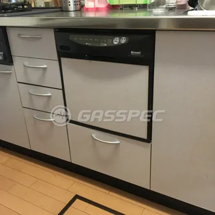 施工前のビルトイン食洗機（RKW-454A(A)）