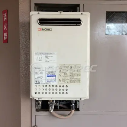 施工前の給湯器