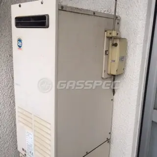 施工前の給湯器