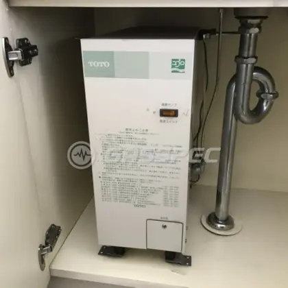 施工前の電気温水器（RE12N）