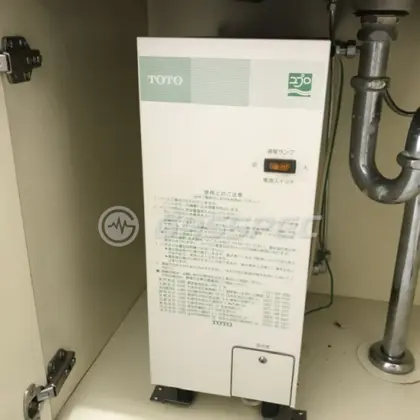 施工前の電気温水器（RE12N）