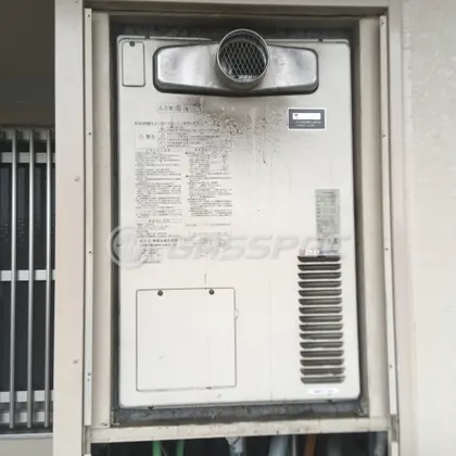施工前の給湯器