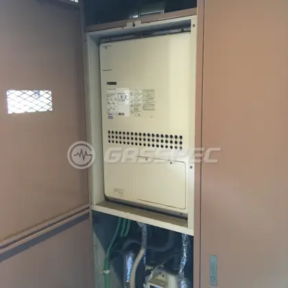 施工前の暖房熱源機（GTH-2413AWXH-H）