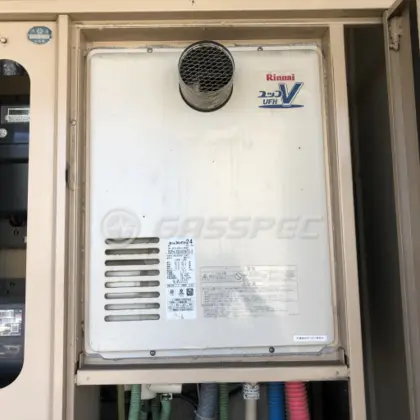 施工前の暖房熱源機（RUFH-VD2400AT2-3）