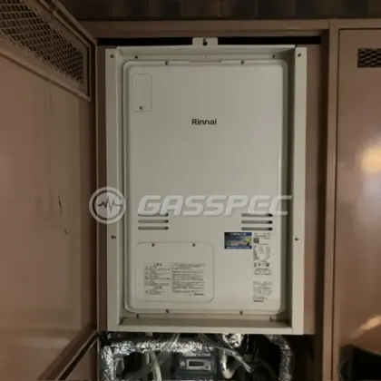 施工後の暖房熱源機（リンナイ RUFH-A2400AB2-1(A)）