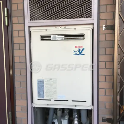 施工前の給湯器（RUF-V2005SAW）