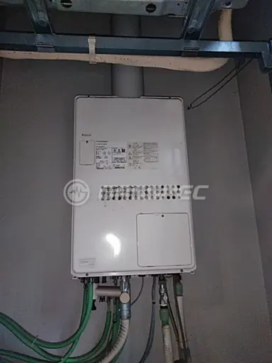 施工前の暖房熱源機（GTH-2434SAWX-H）