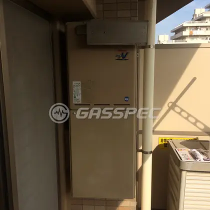 施工前の給湯器（RUF- V2401AA）