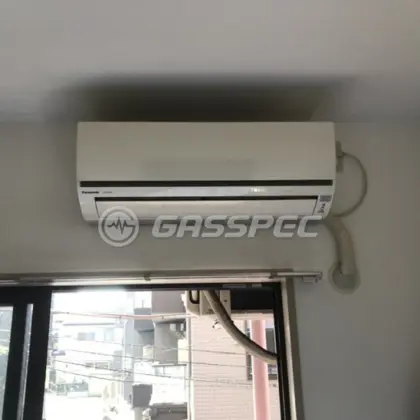 施工前のエアコン（CS-560CF2-W）