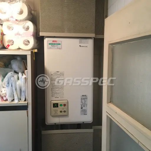 交換前の給湯器（ガスター KG-516FFSA-QU）