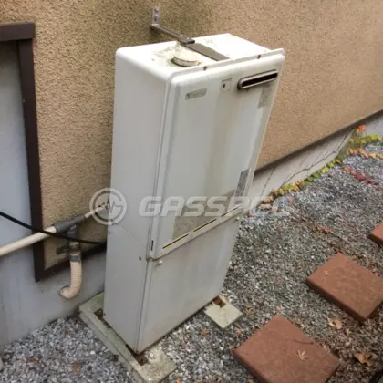 施工前の暖房熱源機（RH-100WN2-6）