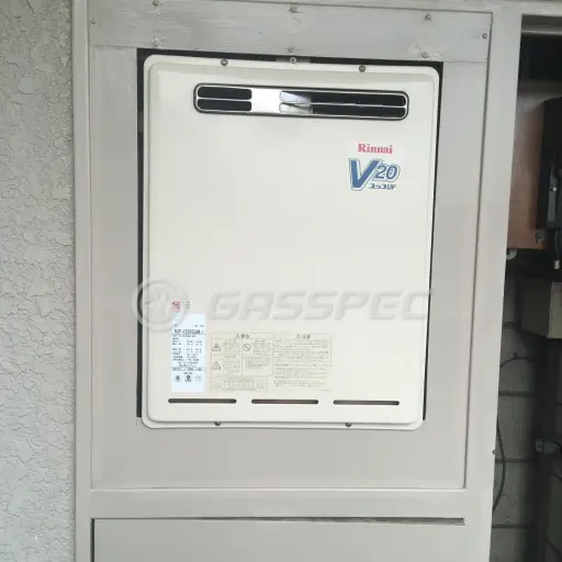 交換前の給湯器（リンナイ RUF-V2000SAW-1）