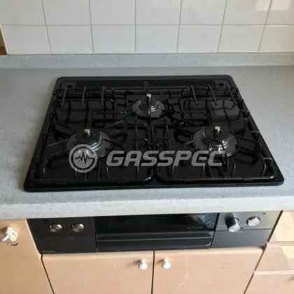 施工後のビルトインガスコンロ（パロマ PD-829W-60GZ）