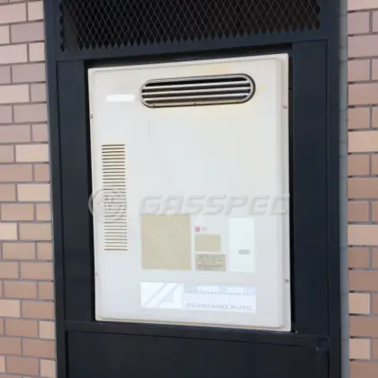 施工前の給湯器