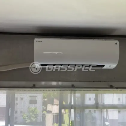 施工後のエアコン（ダイキン S283ATES-W）