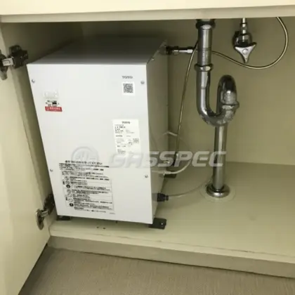 施工後の電気温水器（TOTO REM12A）