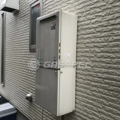 施工前の給湯器（RUF-A2400SAW(A)）